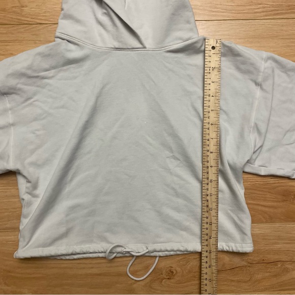 Aritzia Group Babaton Weekender Cropped Hoodie - Picture 10 of 12